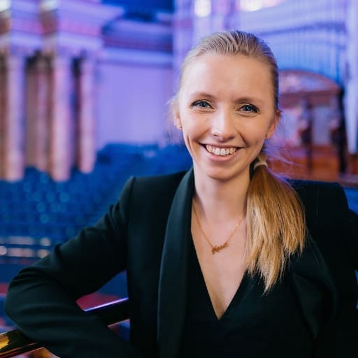Anna Lapwood Tickets & Tour